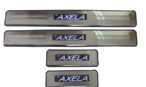 Umbral de puerta M3 AXELA 2017 LED 4PCS
